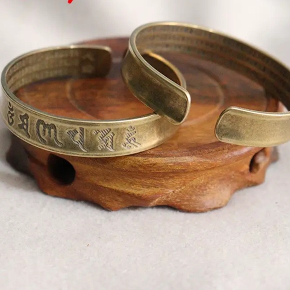 Brass Sanskrit blessings bracelet - Picture 7 of 7